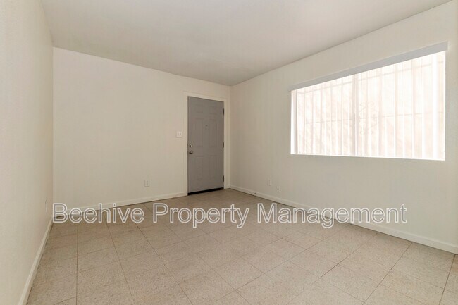 1040 N 28th St Phoenix, AZ 85008 photo 3