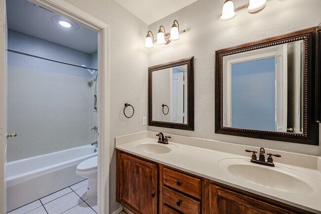 1790 W Hawk Way Chandler, AZ 85286 photo 2