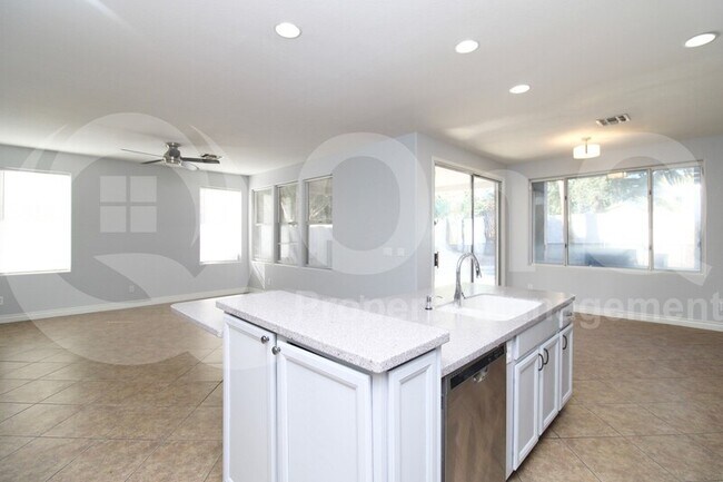 20690 N 70th Dr Glendale, AZ 85308 photo 4