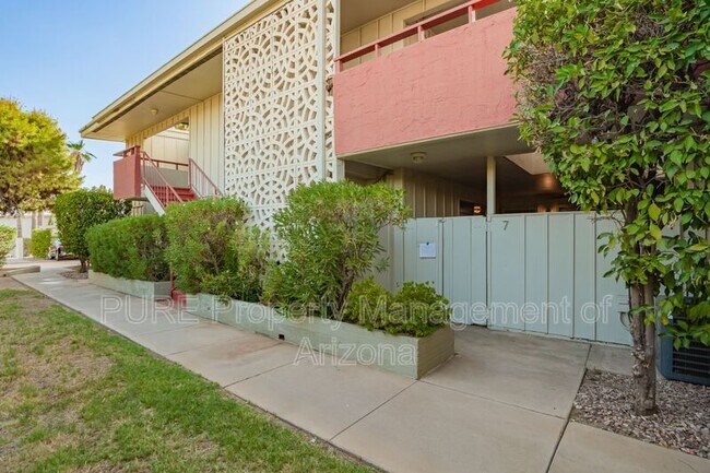 1030 E Bethany Home Rd Phoenix, AZ 85014 photo 3