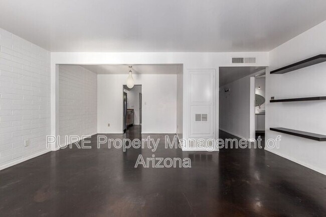 1030 E Bethany Home Rd Phoenix, AZ 85014 photo 4
