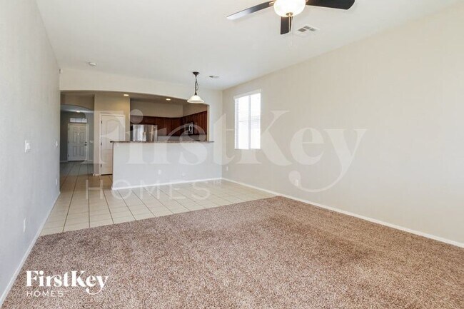 17577 W Buchanan St photo 3