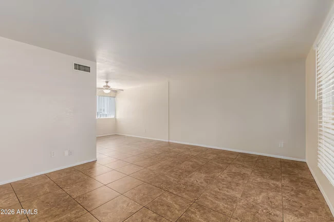 7141 N 16th St Phoenix, AZ 85020 photo 3