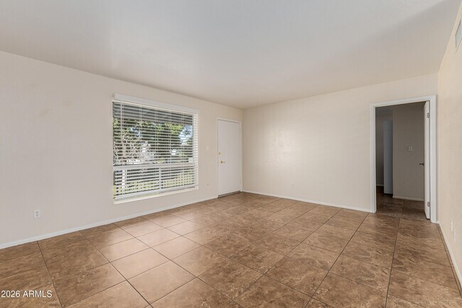 7141 N 16th St Phoenix, AZ 85020 photo 4