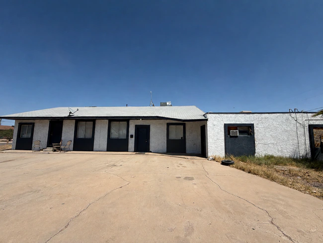 523 W 12th St Casa Grande, AZ 85122 photo 2