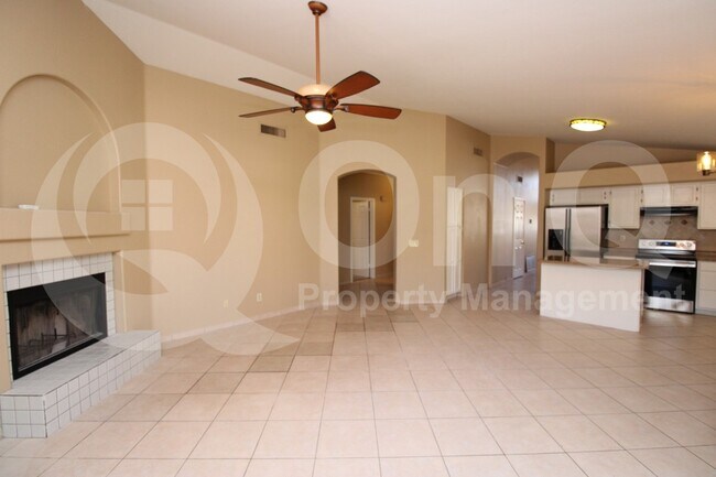 281 S Chippewa Pl Chandler, AZ 85224 photo 4