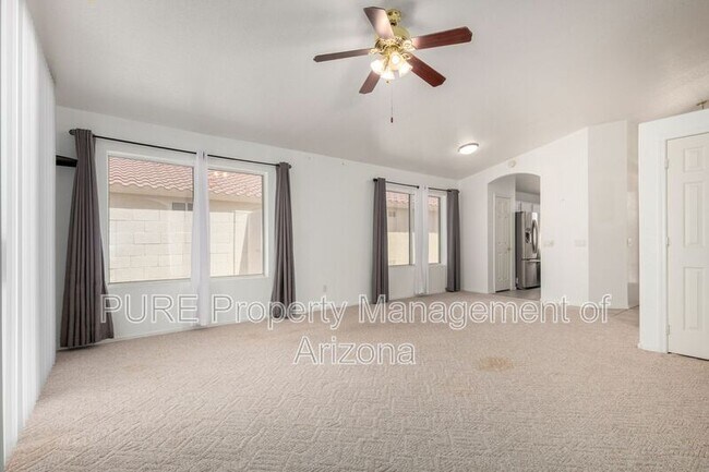 11530 W Pronghorn Ct Surprise, AZ 85378 photo 4