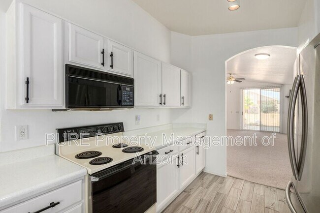 11530 W Pronghorn Ct Surprise, AZ 85378 photo 5