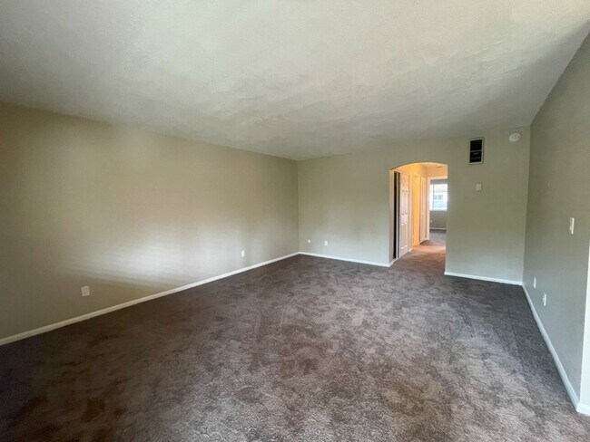 2094 E Grand Ave Escondido, CA 92027 photo 3