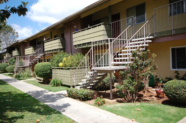 2094 E Grand Ave Escondido, CA 92027