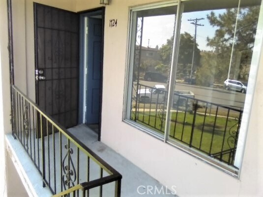 1724 Crofton Ln Escondido, CA 92027 photo 2