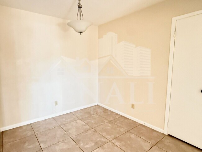 540 N May Mesa, AZ 85201 photo 5