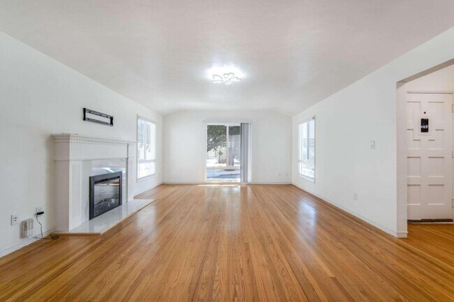 1305 Walnut St Alameda, CA 94501 photo 5
