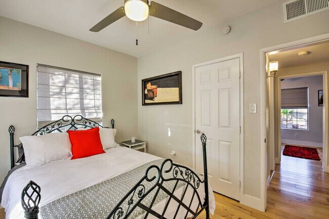 1002 E Palm Ln Phoenix, AZ 85006 photo 5