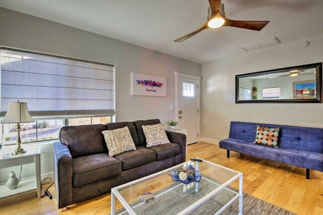 1002 E Palm Ln Phoenix, AZ 85006 photo 4