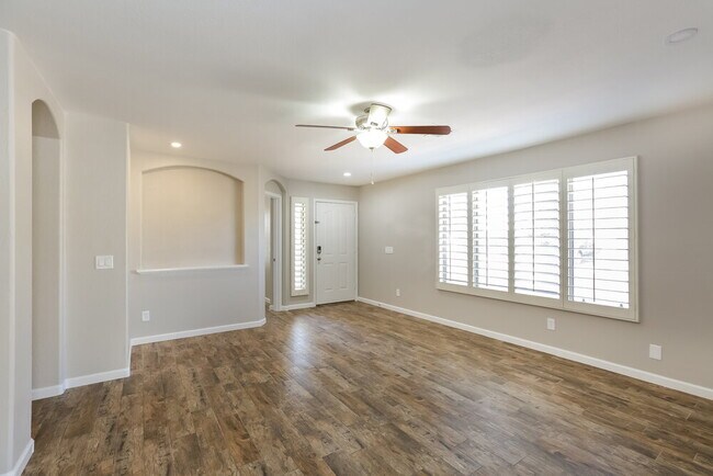 10898 W Alvarado Rd Avondale, AZ 85392 photo 3