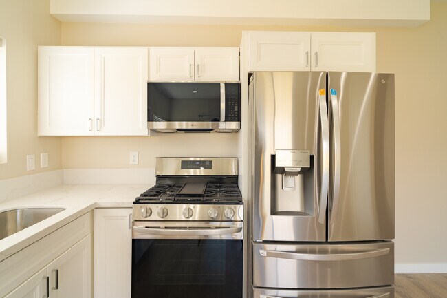 5651 Baja Dr San Diego, CA 92115 photo 2