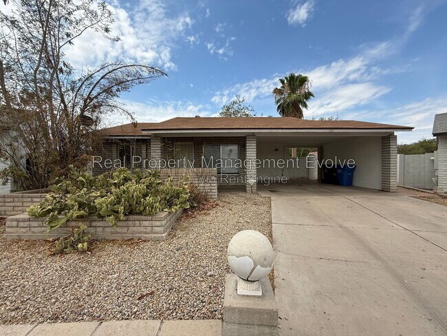 513 E Wickieup Ln Phoenix, AZ 85024 photo 2