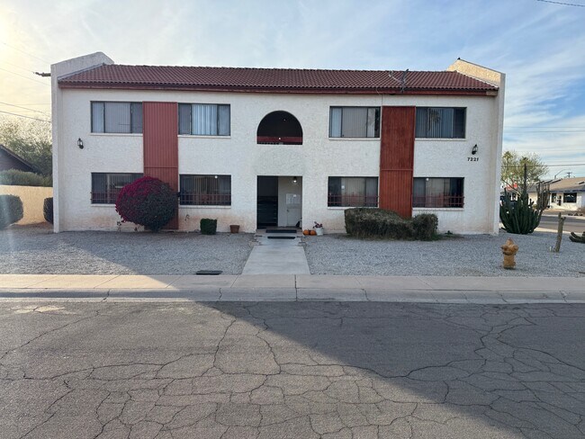 7221 E Granada Rd Scottsdale, AZ 85257 photo 2