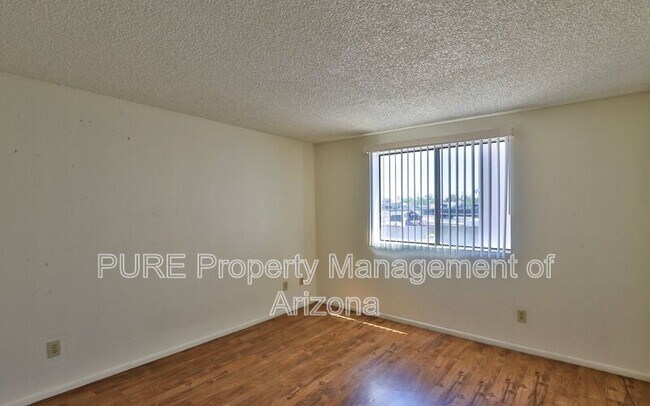 231 E 2nd Ave Mesa, AZ 85210 photo 3