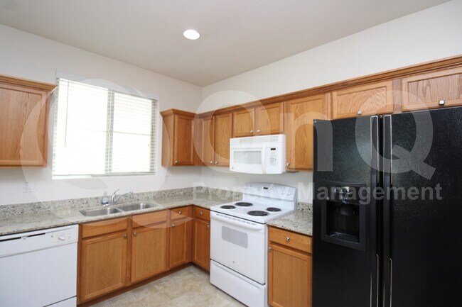 2614 N 73rd Dr Phoenix, AZ 85035 photo 2