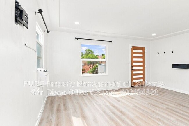 1926 Ensenada St Lemon Grove, CA 91945 photo 3