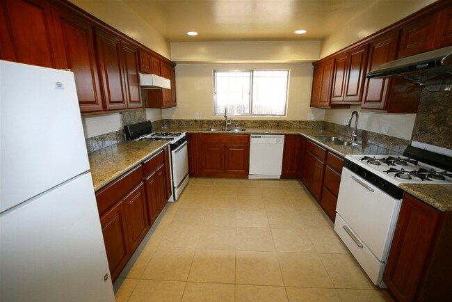 4808 63rd St San Diego, CA 92115 photo 2