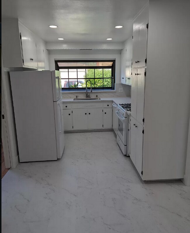 3307 Lenard Dr Castro Valley, CA 94546 photo 3