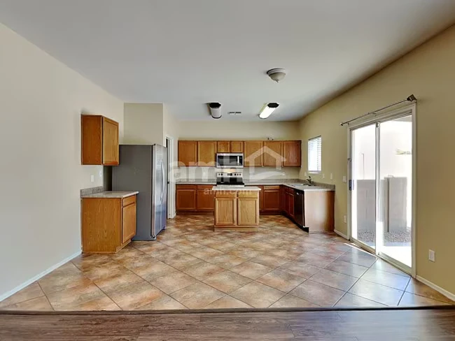 13240 W Watson Ln Surprise, AZ 85379 photo 4