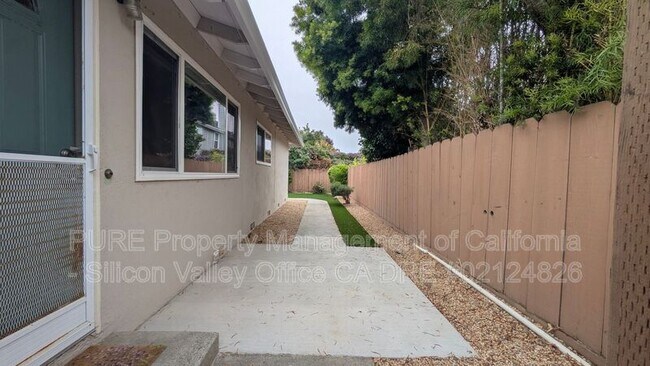 1792 Halterman Ave Santa Cruz, CA 95062 photo 4