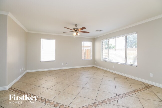 2477 W Wrangler Way photo 3