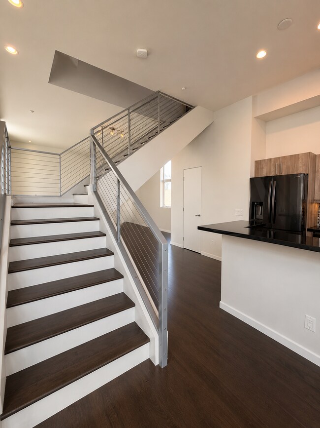 989 Sigsbee St San Diego, CA 92113 photo 4