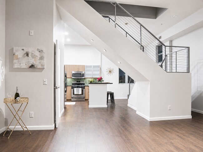 989 Sigsbee St San Diego, CA 92113 photo 3