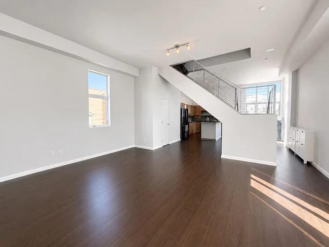 989 Sigsbee St San Diego, CA 92113 photo 2