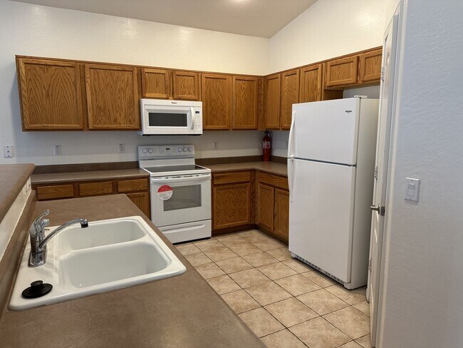 21805 E Camina Plata Queen Creek, AZ 85142 photo 4