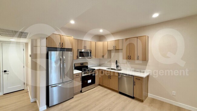 1126 W Elliot Rd Chandler, AZ 85224 photo 2