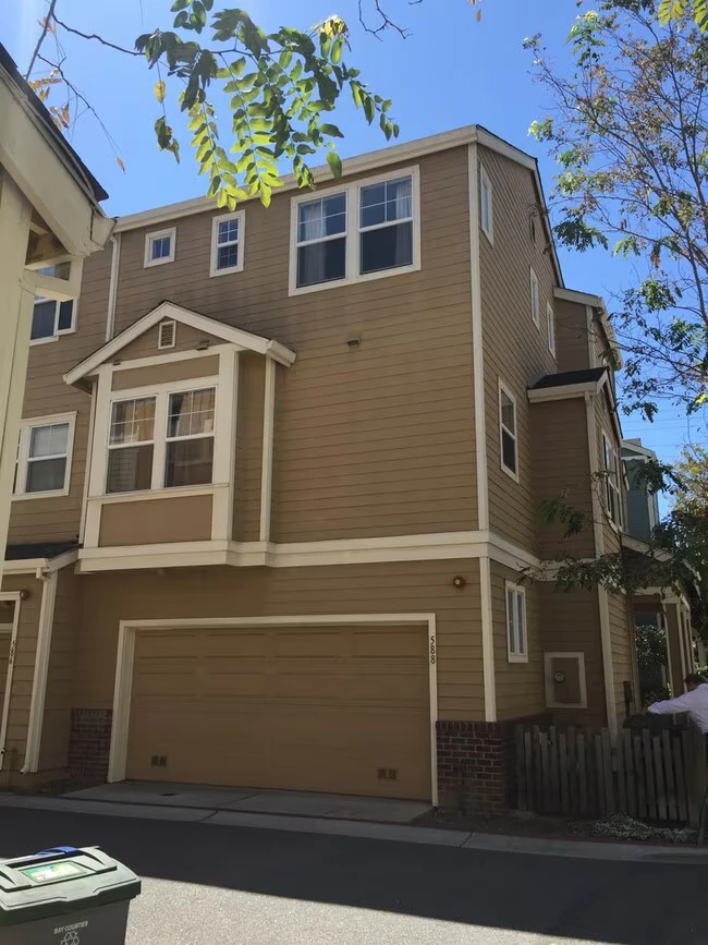 588 Amherst Terrace Sunnyvale, CA 94087 photo 2