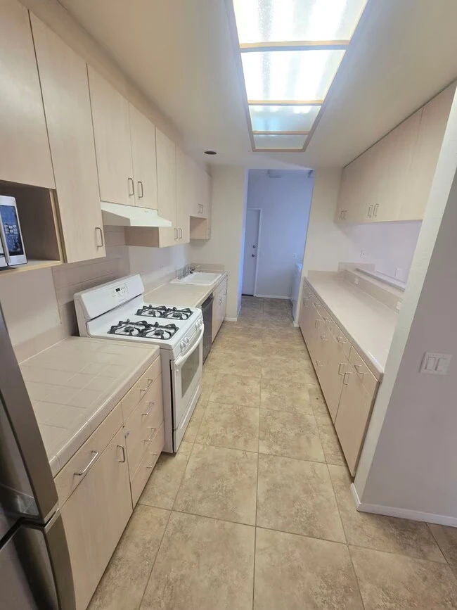 1874 Oliver Ave San Diego, CA 92109 photo 5