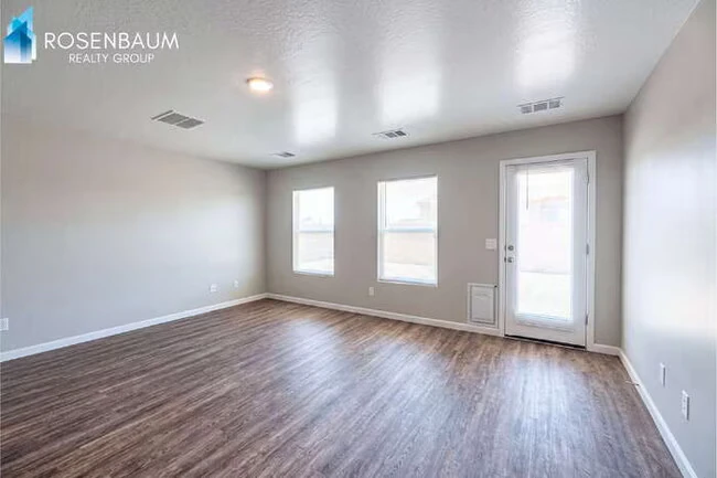 15196 S Avalon Rd Arizona City, AZ 85123 photo 2