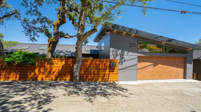 311 Grandview Ave Novato, CA 94945 photo 3