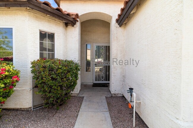 9409 S 51st St Phoenix, AZ 85044 photo 3