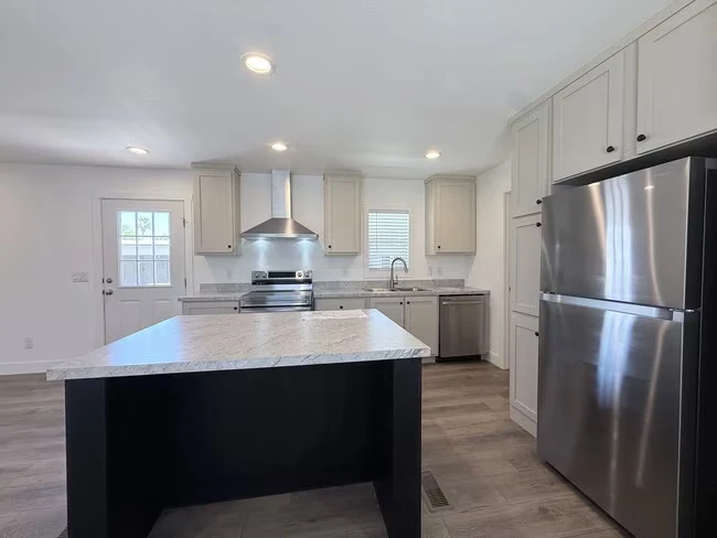 2060 N Center St Mesa, AZ 85201 photo 5
