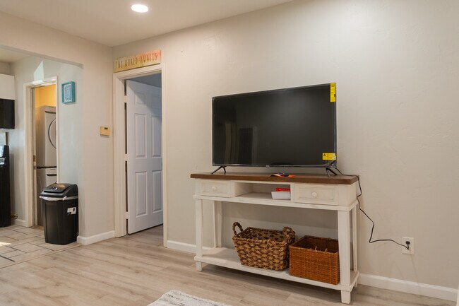 5121 Tipton St San Diego, CA 92115 photo 4
