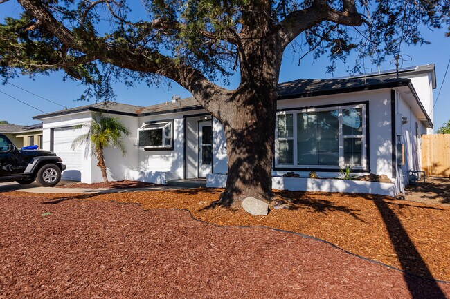 5121 Tipton St San Diego, CA 92115 photo 2