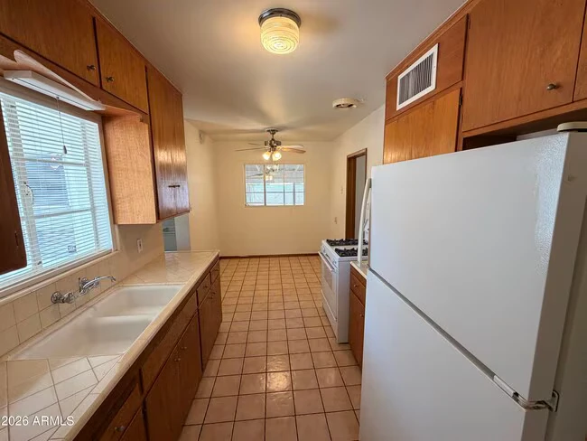 3416 N 43rd Pl Phoenix, AZ 85018 photo 3