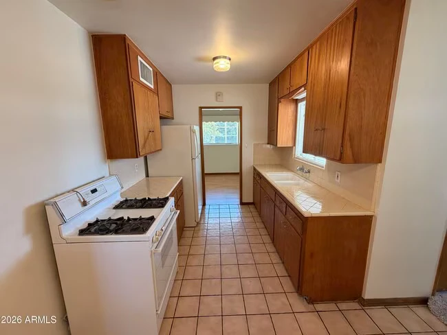 3416 N 43rd Pl Phoenix, AZ 85018 photo 2