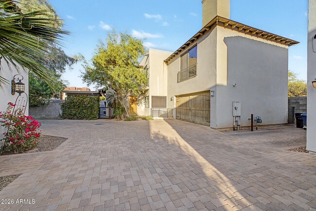 304 S Wilson St Tempe, AZ 85281 photo 3