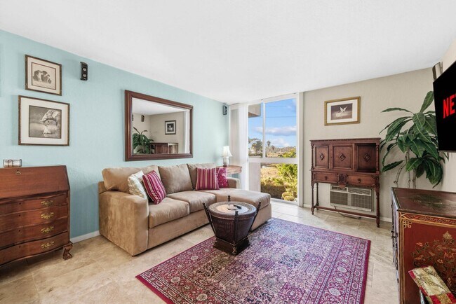 3050 Rue D’Orleans San Diego, CA 92110 photo 2