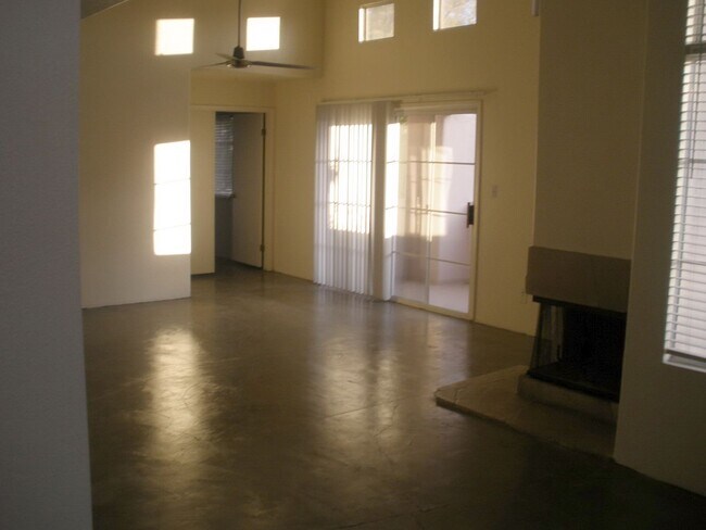 11333 N 92nd St Scottsdale, AZ 85260 photo 2