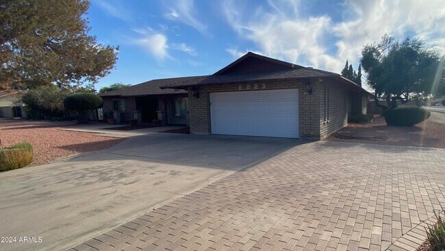 6823 W Union Hills Dr photo 2